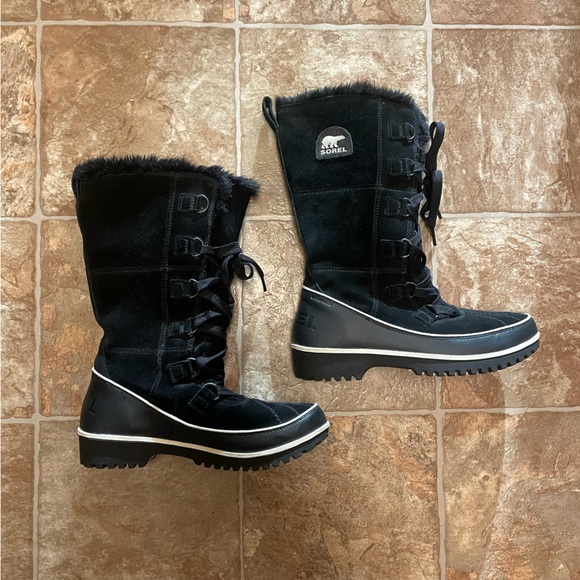 Sorel Boots - Picture 1 of 5